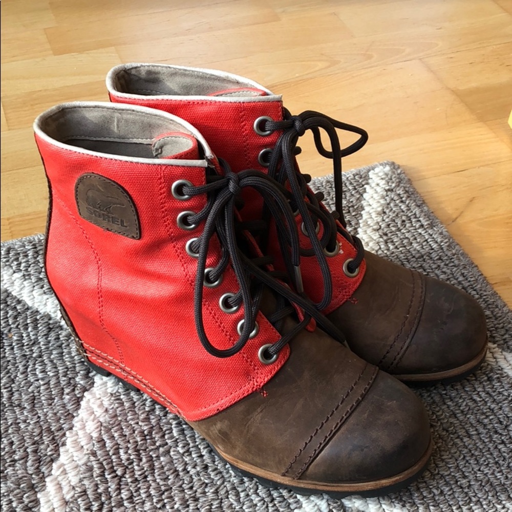 Sorel wedges sz 9.5
